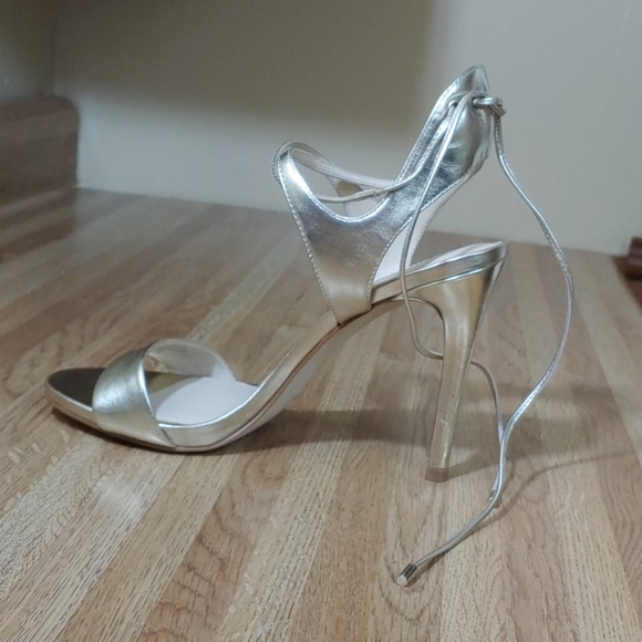 Guess 🆕 Christa Gold Leather Heels 8M - Picture 8 of 16